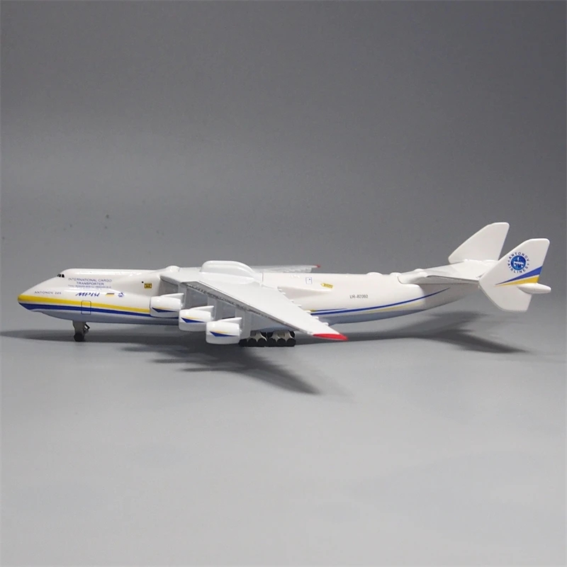 ANTONOV 225 Airlines Oekraïne  - Model Kit Ukraine recensie en prijs